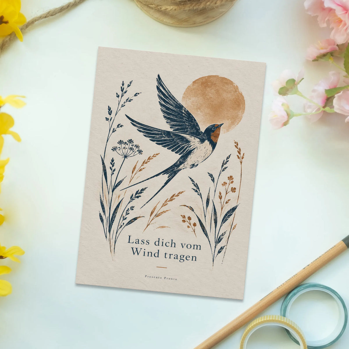 Poetische Postkarte mit Vogel und Schwalbe für liebe Grüße