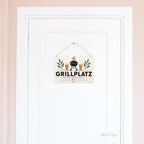 Lustiges Schild für den Grillplatz mit Grill und Biergläsern|p:2017426|h:f6ed887bec08ee339becda27701852d6
