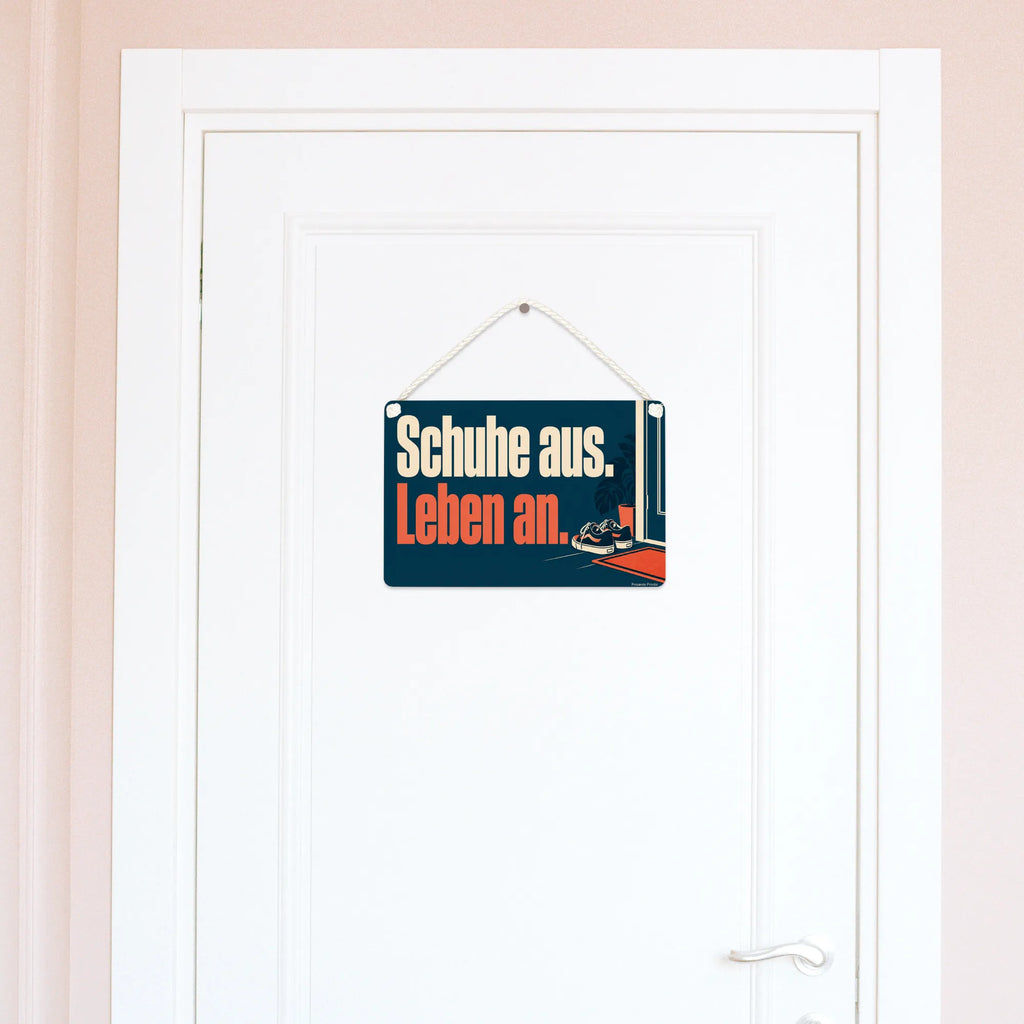 Lustiges Schild zum Schuhe ausziehen für Gäste mit Turnschuhen|p:2017581|h:007356af12d589b05f1a8c34f9c087d8