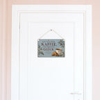 Elegantes Schild fürs Café mit Kaffeetasse und Croissant|p:2018248|h:8cd63baca220ebe72aa5a092ddb97f9e