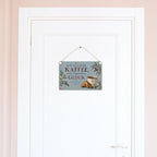 Elegantes Schild fürs Café mit Kaffeetasse und Croissant|p:2018250|h:bec68852e120bd26bd3715e6469e8989