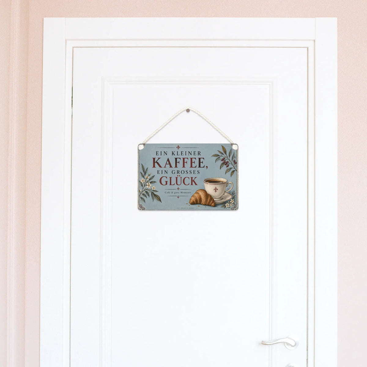 Elegantes Schild fürs Café mit Kaffeetasse und Croissant