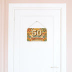 Farbenfrohes Schild zum 50. Geburtstag mit großer Zahl|p:2018436|h:6a2b60d532ae39dd1913293c216b2554