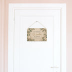 Elegantes Holzschild zur Geburt mit Eukalyptus und Sternen|p:2019009|h:4ffbc8184d61867db3ef0eacf2875c3b