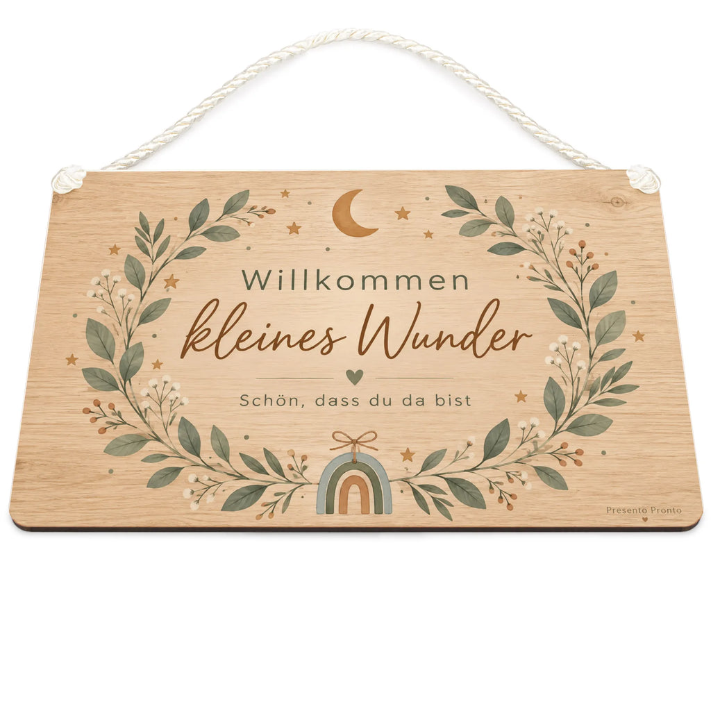 Süßes Holzschild zur Geburt mit Mond und Sternen|p:2019015|h:654bae159f0d66bb1627bda4e2dc8171