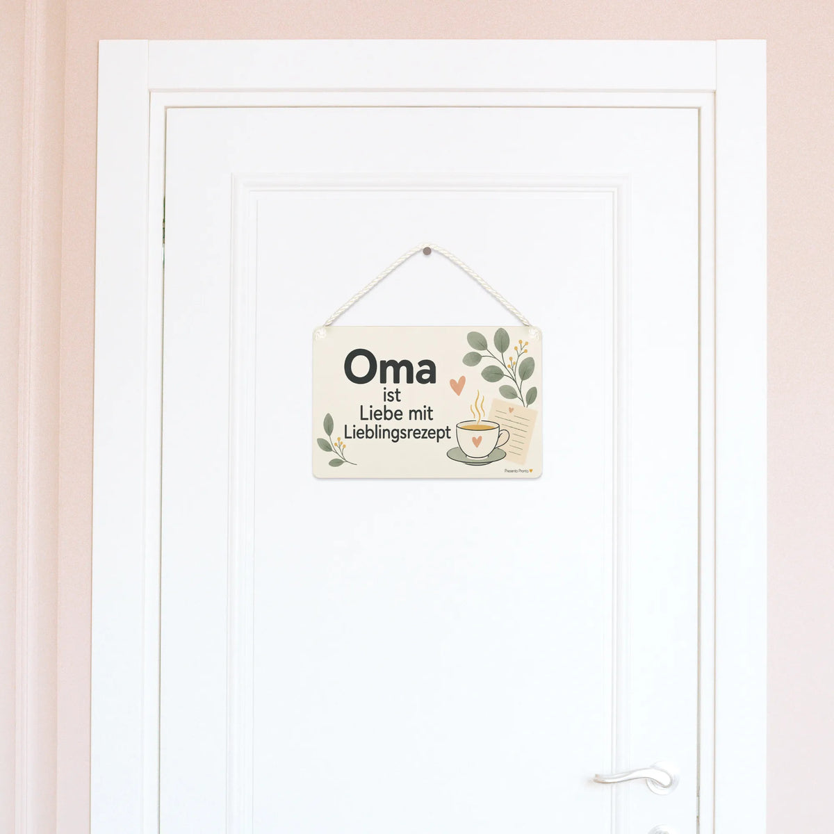 Liebevolles Schild für Oma mit Teetasse