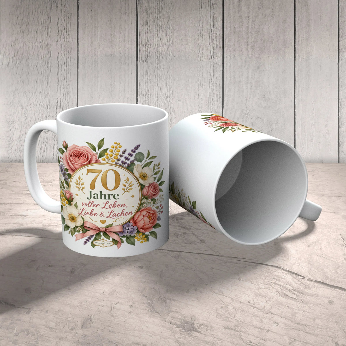 Elegante Tasse zum 70. Geburtstag für Frauen mit Blumenstrauß