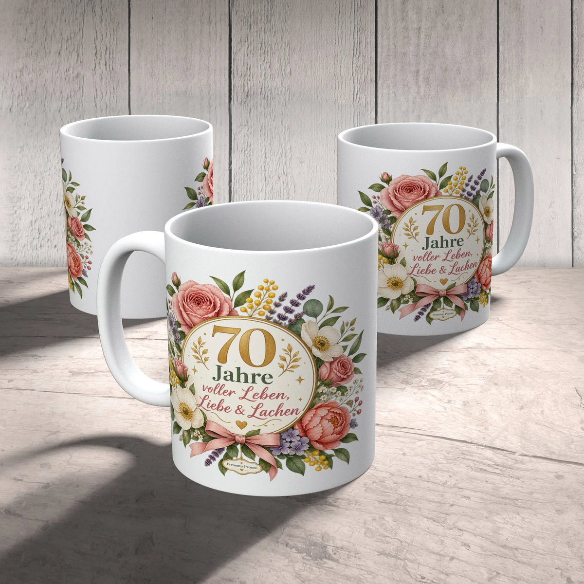 Elegante Tasse zum 70. Geburtstag für Frauen mit Blumenstrauß