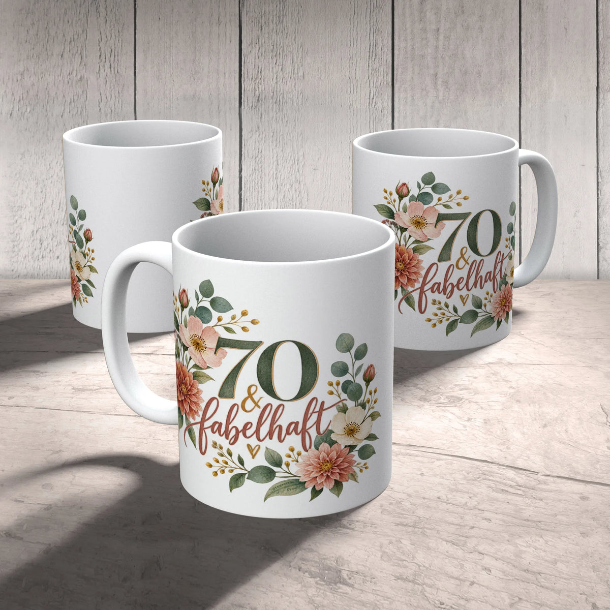 Elegante Tasse zum 70. Geburtstag für Frauen mit Blumenstrauß