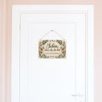 Herzliches Schild für Gäste mit Blumenbogen|p:2019092|h:877d5d0f4439cd19e9e2135b89607c61