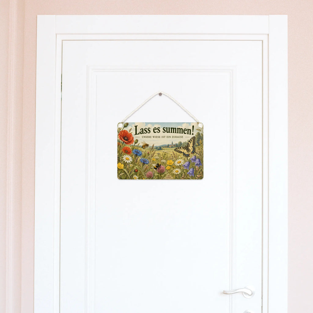 Liebevolles Schild für die Insektenwiese mit Biene und Schmetterlingen|p:2019287|h:bcc63919dc47e304d5873c8ddcaa20eb