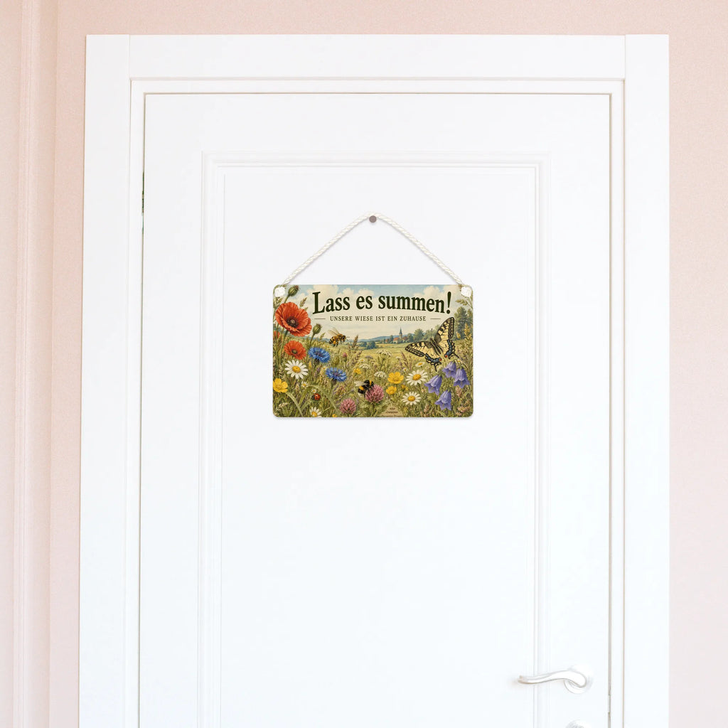 Liebevolles Schild für die Insektenwiese mit Biene und Schmetterlingen|p:2019288|h:1f3c82f81975720d65fbc6df2d54c88d