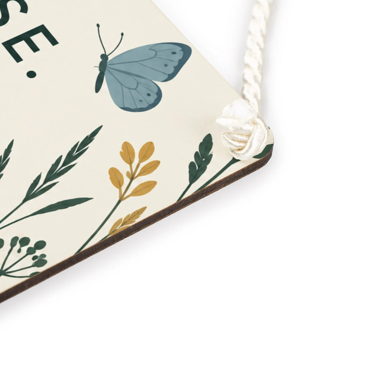 Naturnahes Schild für die Insektenwiese mit Wildblumen und Bienen