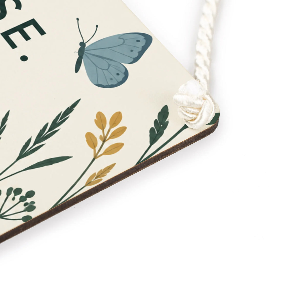 Naturnahes Schild für die Insektenwiese mit Wildblumen und Bienen