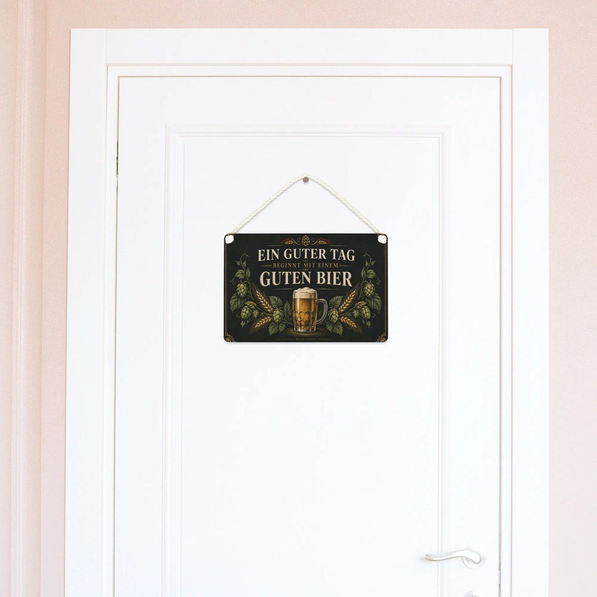 Elegantes Schild für den Biergarten mit Bierkrug