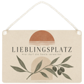Gemütliches Holzschild für den Lieblingsplatz mit Olivenzweig