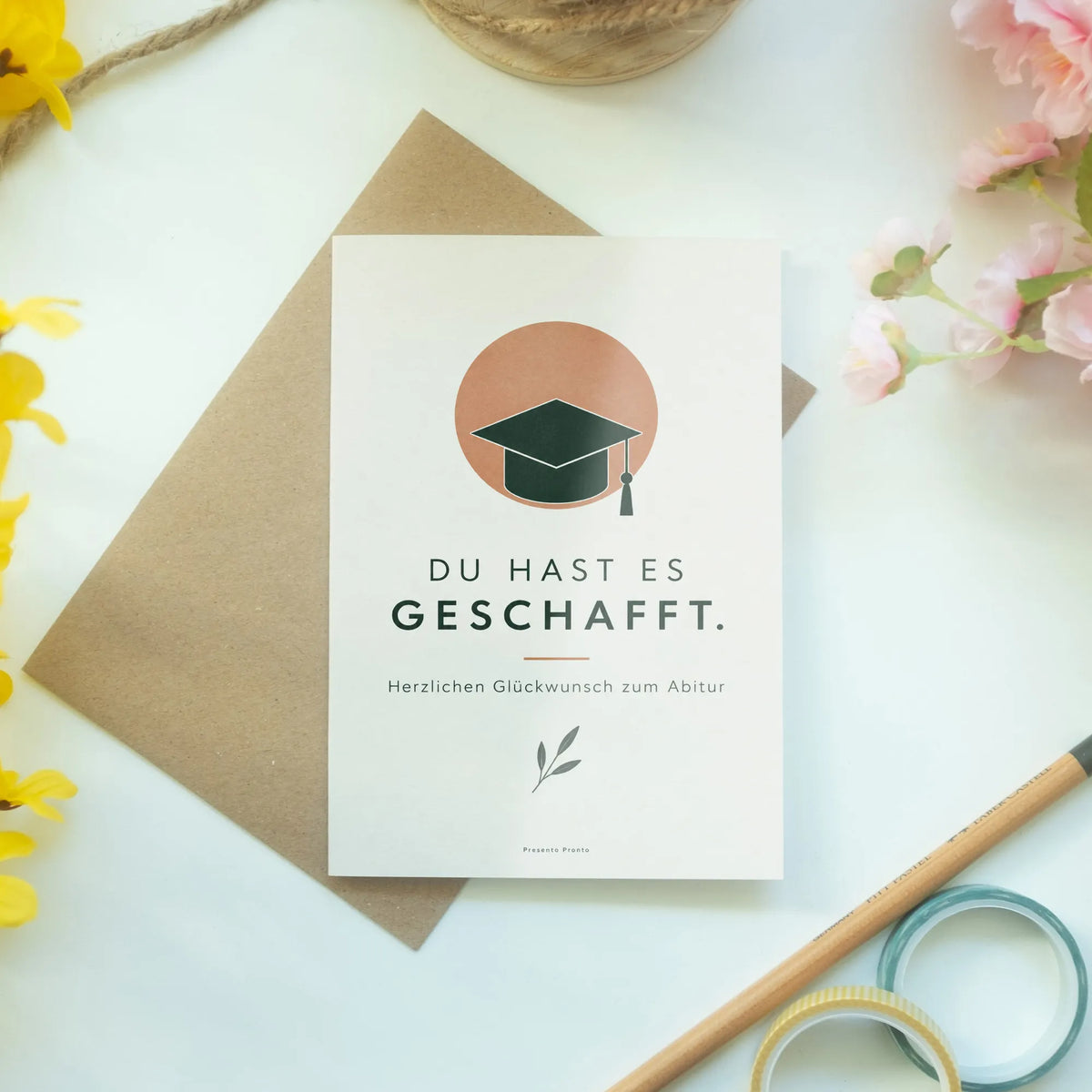 Elegante Glückwunschkarte zum Abitur mit Abschlussmütze