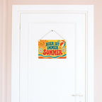 Fröhliches Deko-Schild für den Sommer mit Vintage-Sonne|p:2019674|h:7f9932e0544c8a889639b17a0b551687