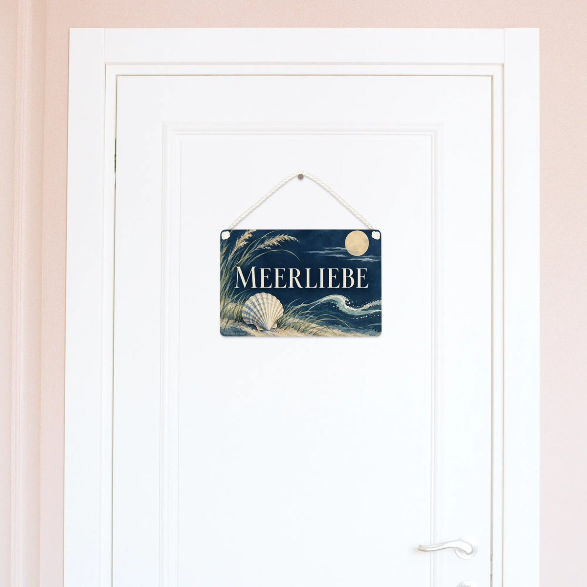 Elegantes Deko-Schild für den Sommer mit Muschel