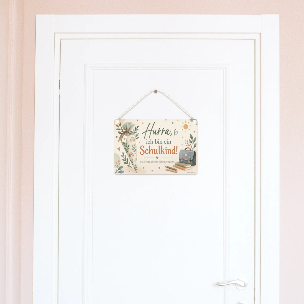Fröhliches Schild zur Einschulung mit Schultüte|p:2019696|h:f501fd1088ccb06e782d3ad2bd1d4ba1