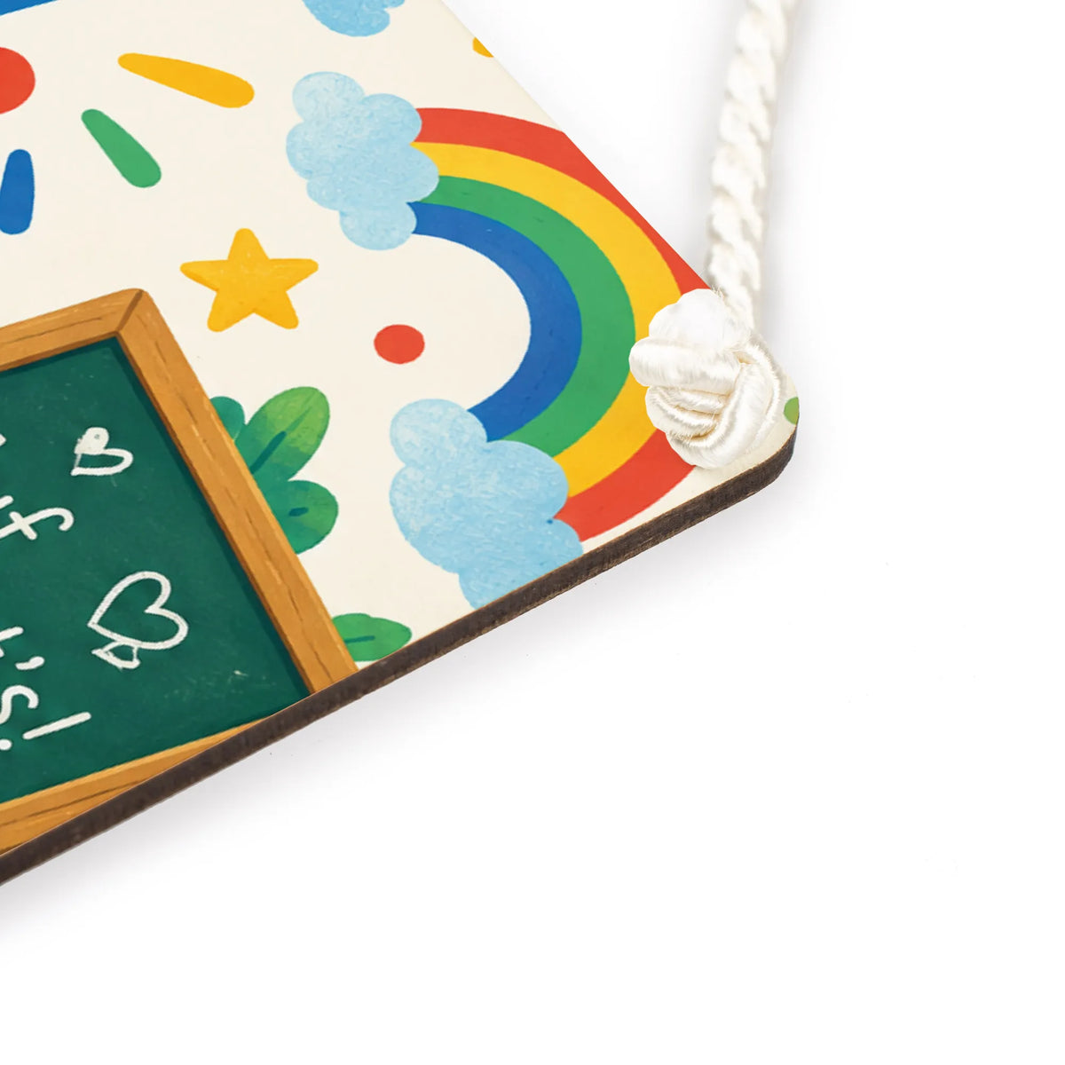 Fröhliches Schild zur Einschulung mit lächelnder Schultüte