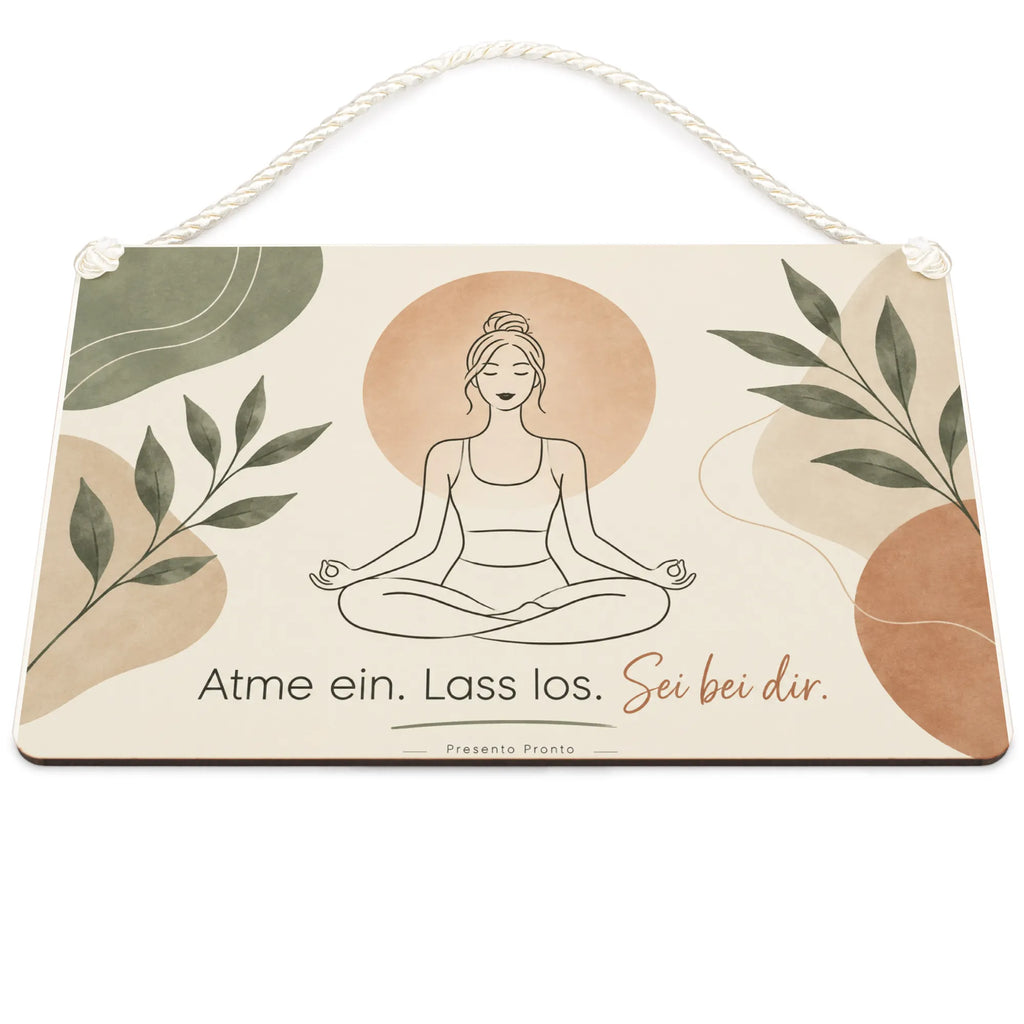 Entspannendes Yoga Schild für Yogafans mit Lotuspose|p:2019712|h:5a2b9867674728c75176512040c87b5b