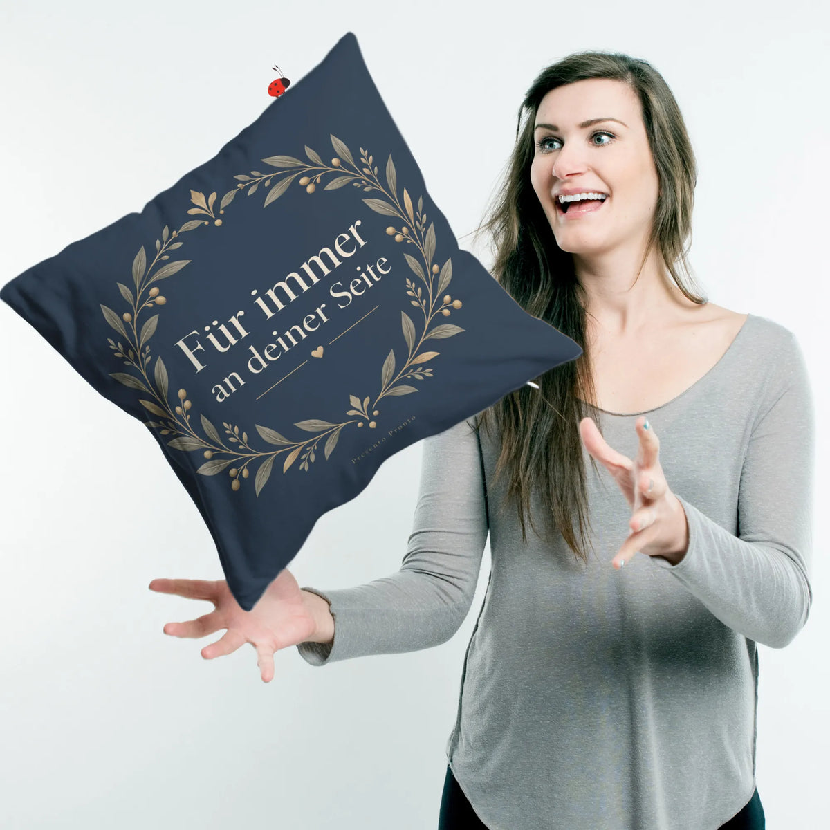 Romantisches I love you Kissen für Partner mit Olivenkranz