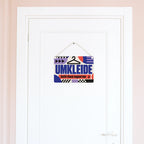 Trendiges Schild für die Umkleide mit Kleiderbügel|p:2020130|h:425485e5954cf86cf5d8c3ec4d9cc010