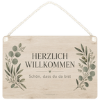 Einladendes Holzschild für die Haustür mit Eukalyptuszweigen|p:2020149|h:46d476873778318fce8d3b048df53387