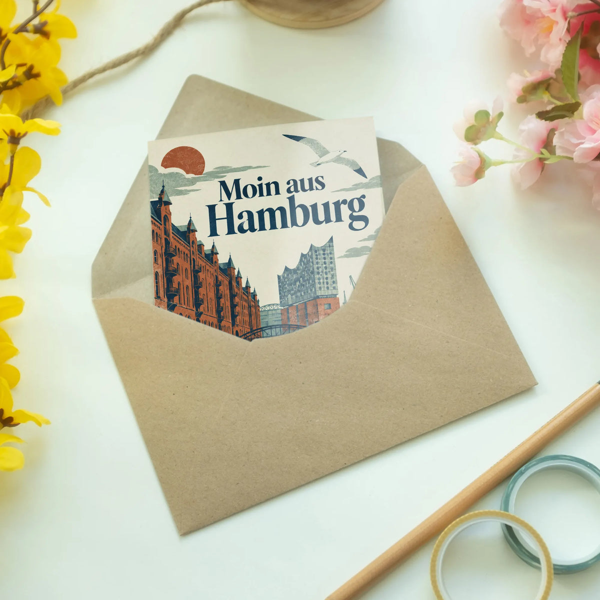 Maritime Klappkarte aus Hamburg mit Elbphilharmonie