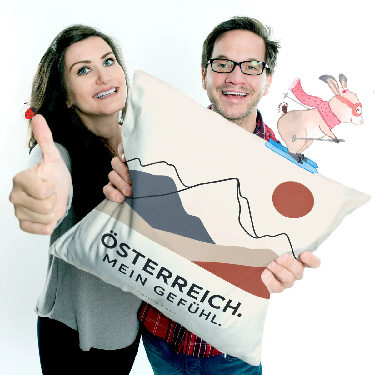 Stolzes Kissen für Österreich-Fans mit Berglinien und Sonne