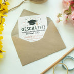Herzliche Glückwunschkarte zum Schulabschluss mit Abschlusskappe|p:2020315|h:44593fe912dcd871c9513893330d6426