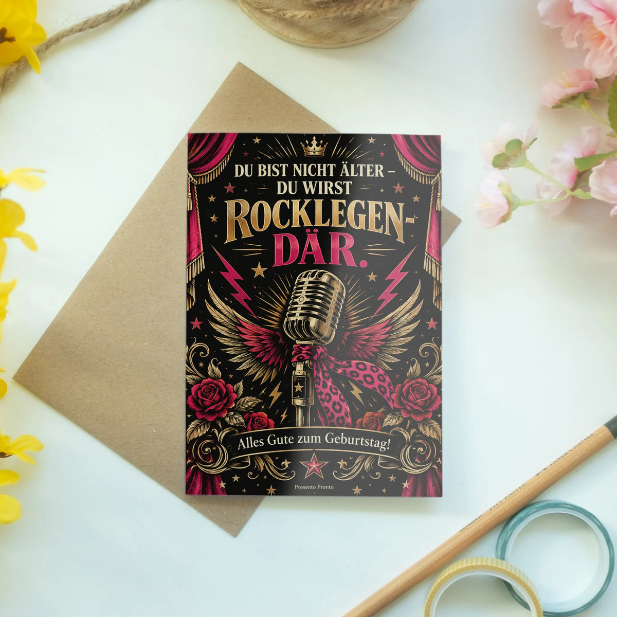 Lustige rockige Geburtstagskarte mit Vintage-Mikrofon