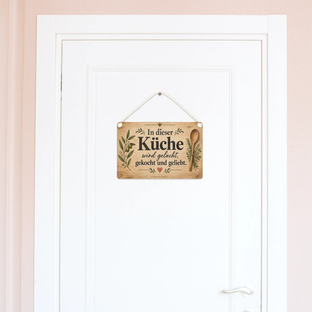 Gemütliches Holzschild für die Küche mit Kochlöffel
