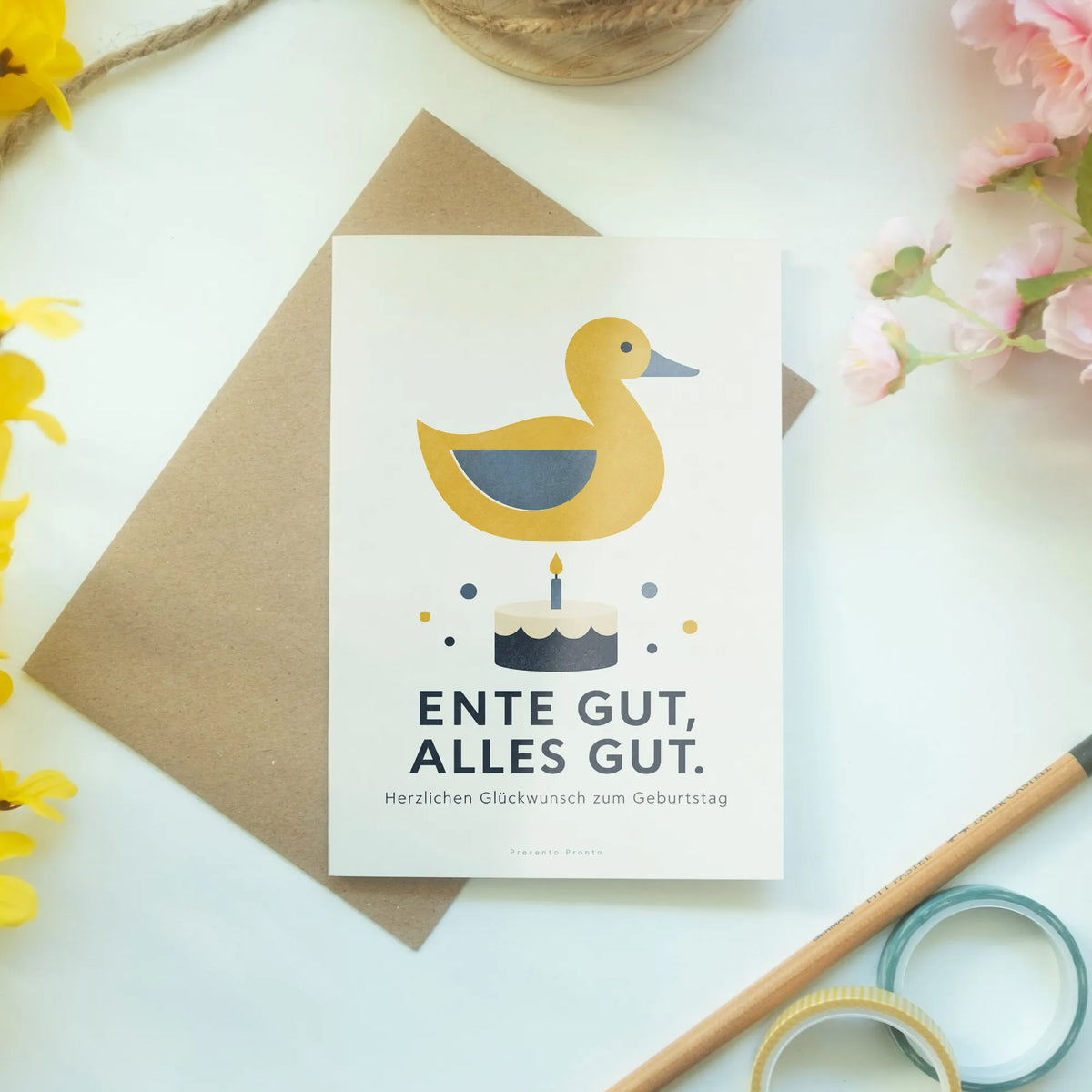 Lustige Geburtstagskarte mit Ente und Geburtstagskuchen