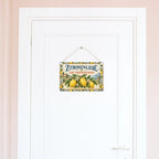 Sonniges Deko-Schild Zitrone für die Küche mit Blüten|p:2020507|h:e2087bd40ed889d8b5a8bb6d442c0b95