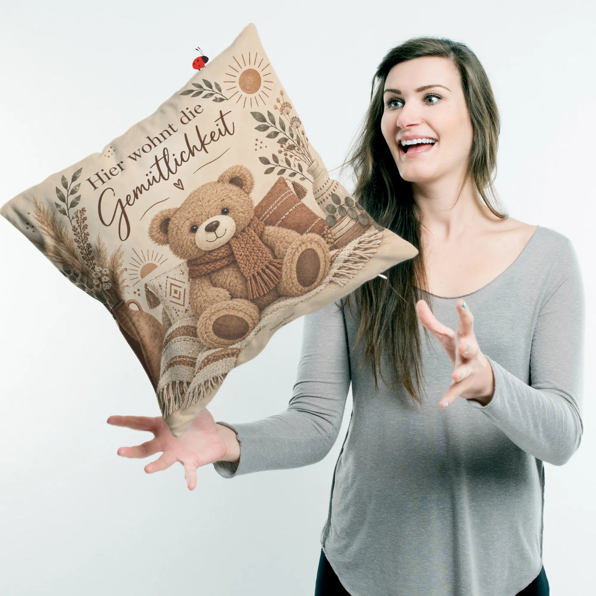 Gemütliches Dekokissen mit Teddy für kuscheliges Zuhause