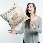 Kuscheliges Dekokissen mit Teddybär für Kinder|p:2020562|h:89cd46ae733480f43ff5059cb3979813