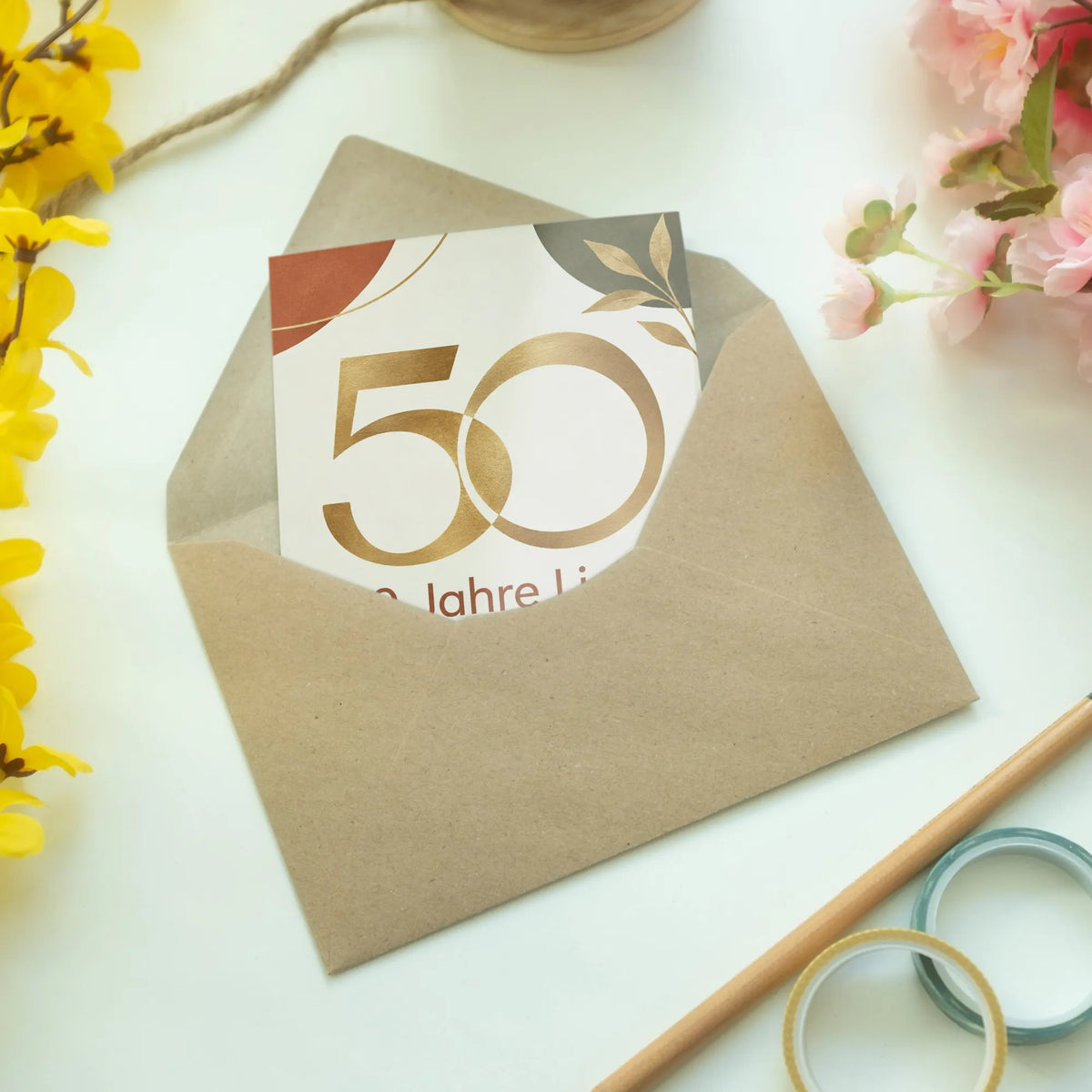 Elegante Grußkarte zur Goldenen Hochzeit mit goldener 50