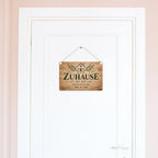 Gemütliches Holzschild Home für Zuhause mit Herzfenster|p:2020724|h:aa2ac270f022dd024f80cffe2247ee0a