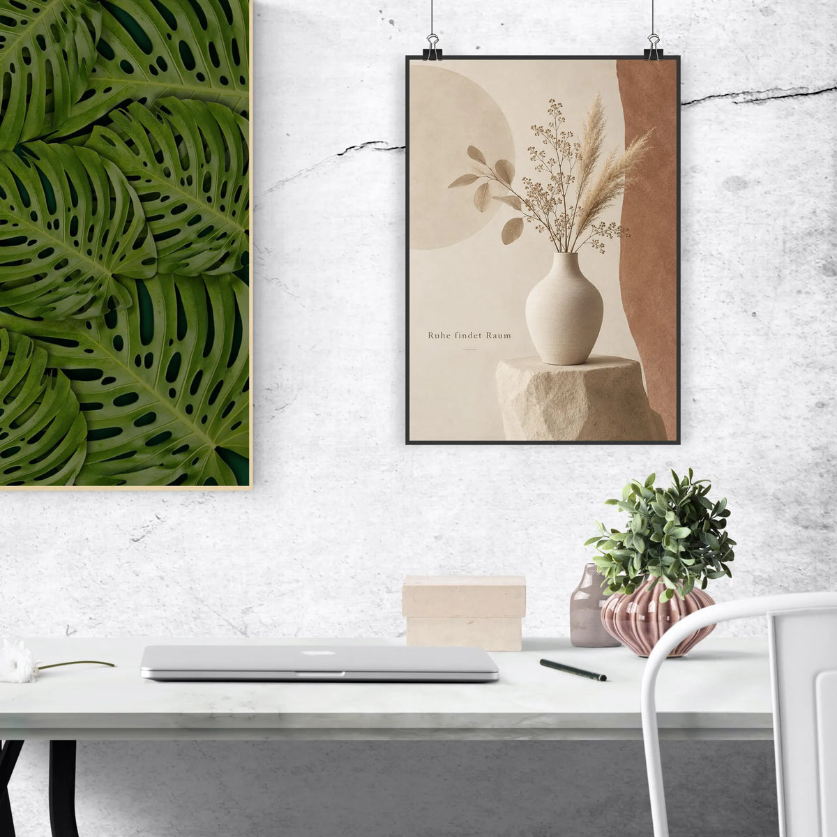 Ruhige Wanddeko mit Vase für gemütliches Zuhause