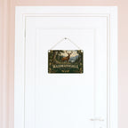 Traditionelles Schild für Jäger mit Rothirsch|p:2020914|h:7fb1e49a3255c34e78973d4e8e4d943c
