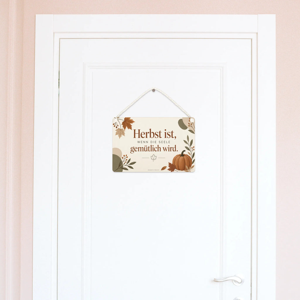 Gemütliches Holzschild für den Herbst mit Kürbis|p:2020930|h:e080d6b0b81a680365c919e9711d57fe