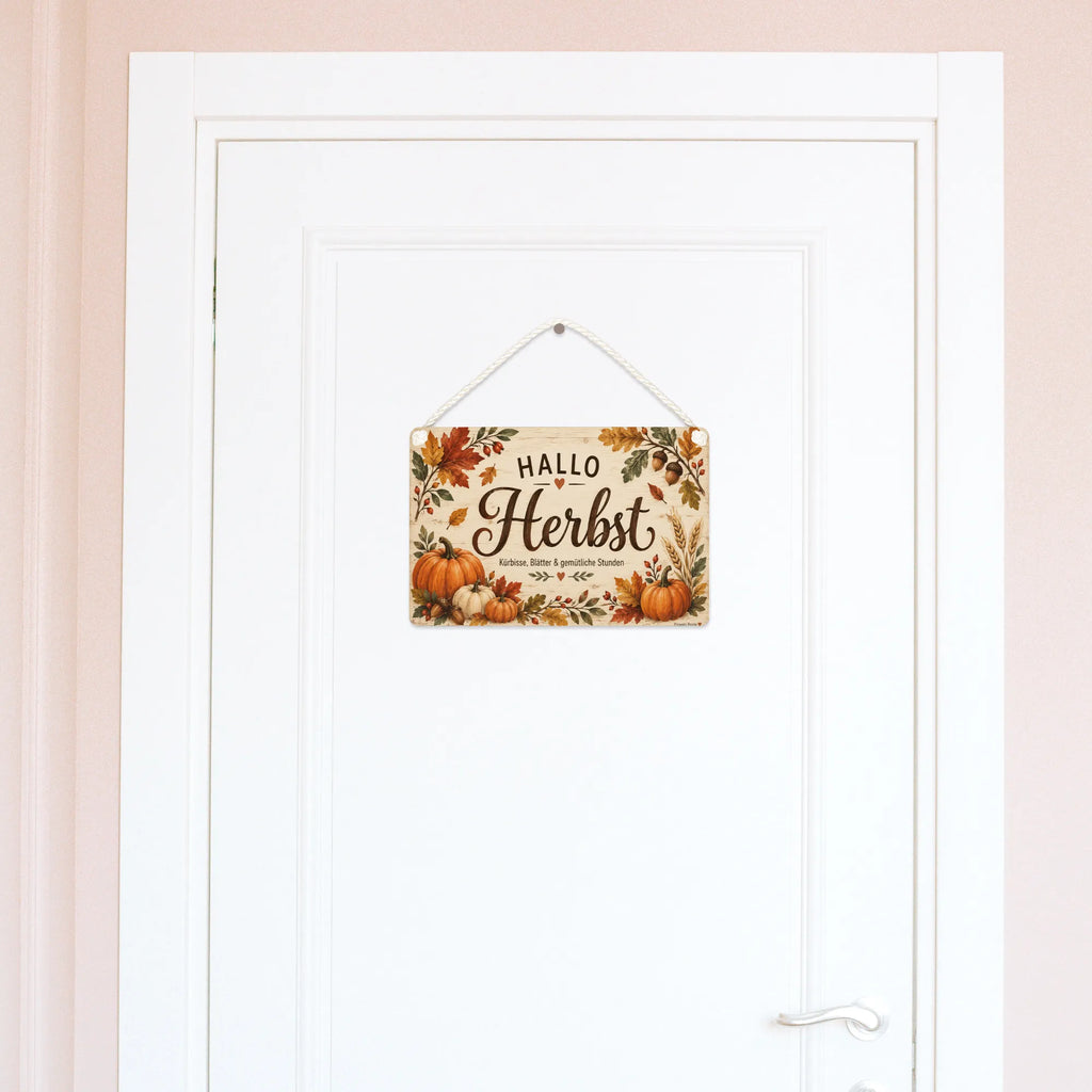 Gemütliches Holzschild zum Herbst mit Kürbis und Blättern|p:2020934|h:ebf7683fc1fd7433e04ea3d7561e238c