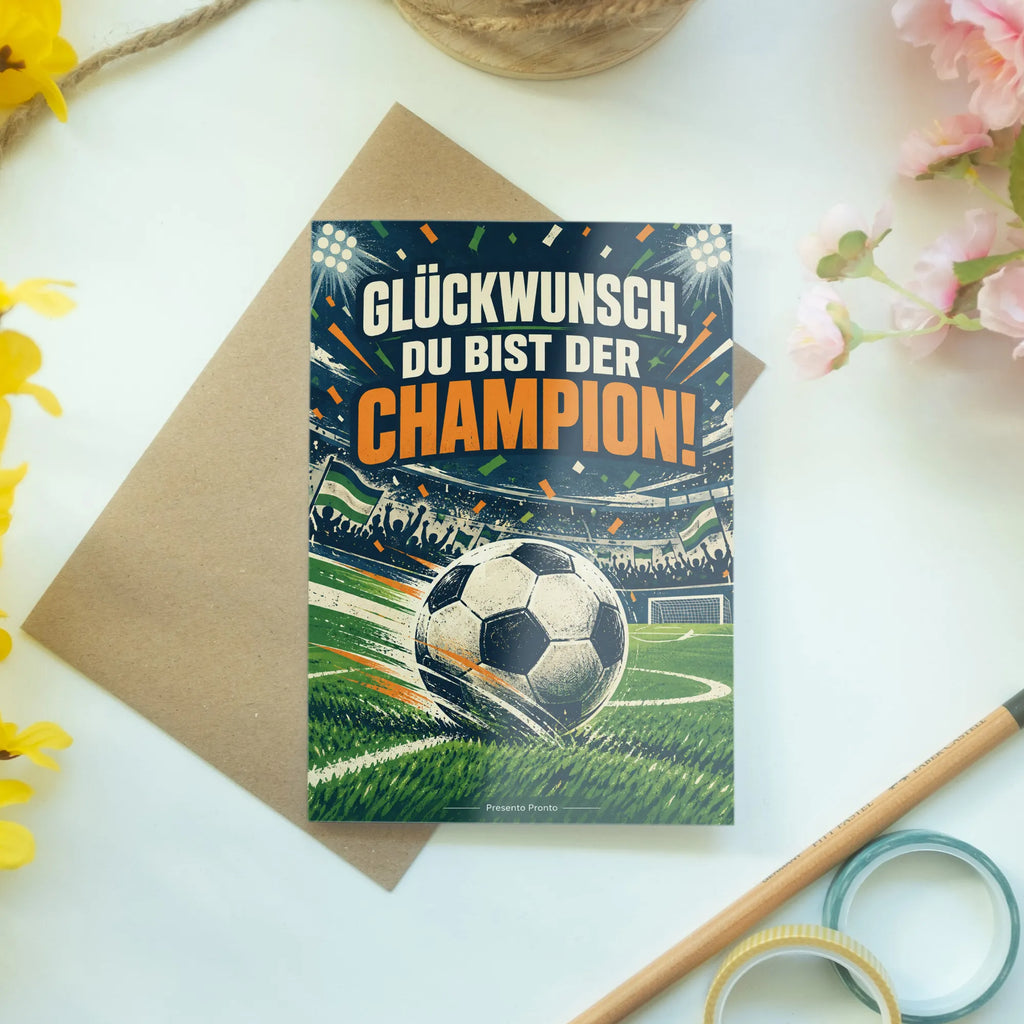 Sportliche Glückwunschkarte für Fußballfans mit Champion-Gruß|p:2021122|h:b551066acd91c410cf2baf929df11bcc