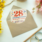 Lustige Geburtstagskarte zum 28. Geburtstag mit Kuchen und Konfetti|p:2021153|h:d23cf0b0edabfbda5057d95ec5a660cd