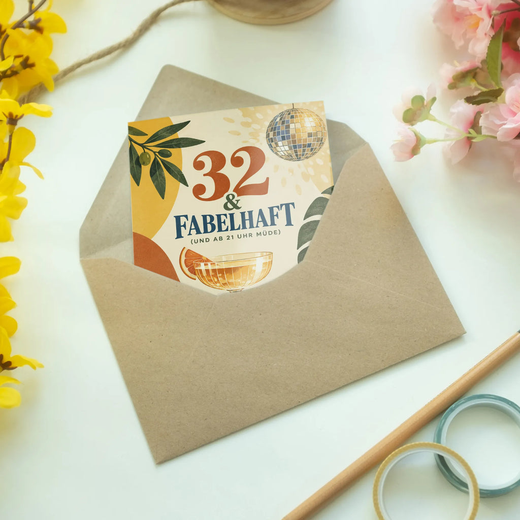 Lustige Geburtstagskarte zum 32. Geburtstag mit Cocktailglas|p:2021170|h:ad96e4207cb8ad06270850a563f9b5eb