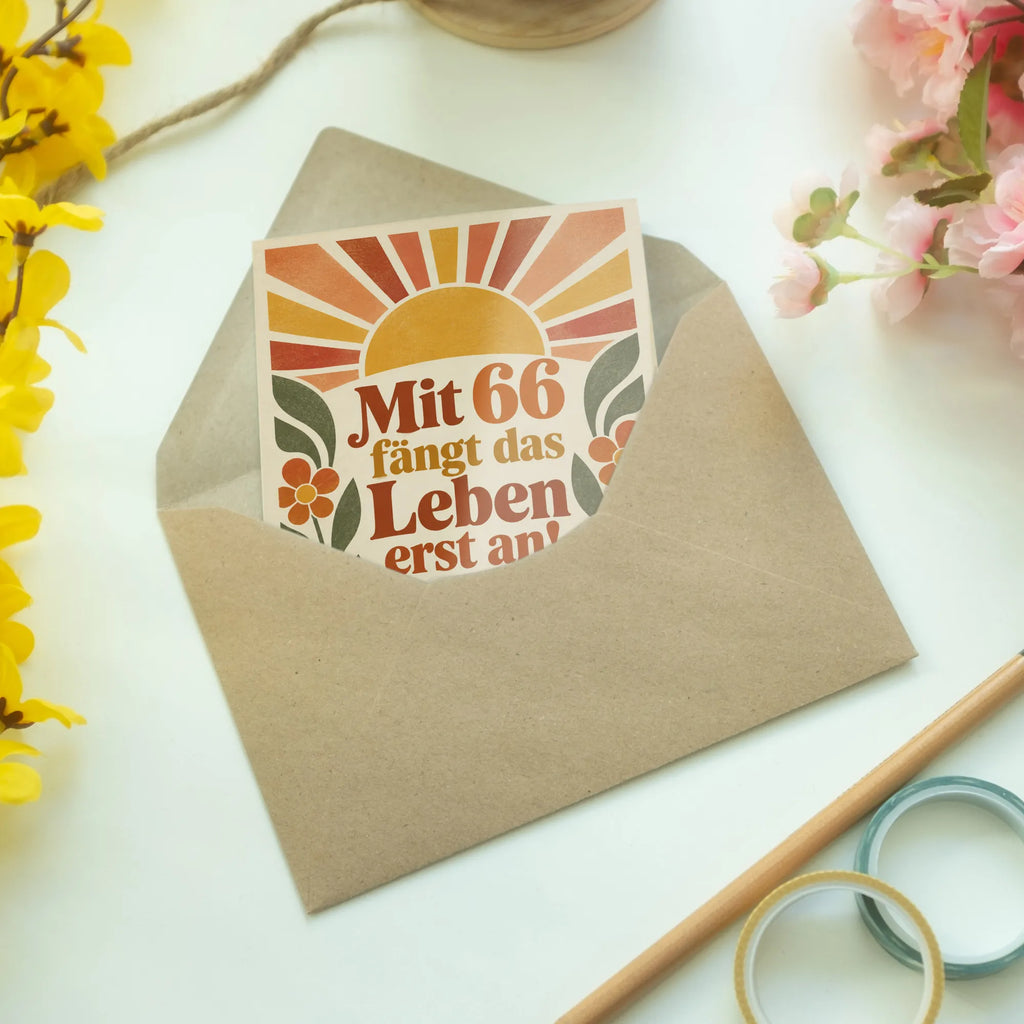 Optimistische Geburtstagskarte zum 66. Geburtstag mit aufgehender Sonne|p:2021189|h:2e89c115c312b1df54c7abac48b2c07d