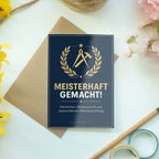 Elegante Glückwunschkarte zur Meisterprüfung mit Meisteremblem|p:2021324|h:e714843068cbaed2e9b771e1cd59b980