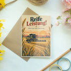 Lustige Geburtstagskarte mit Mähdrescher im Weizenfeld|p:2021380|h:33dfac44ea003563715de30bb6cc58d8